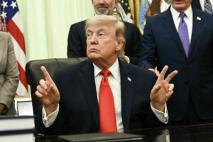 Trump Says U.S.-Iran Deal Will Be Signed Sunday, Strait of Hormuz to Reopen Immediately
